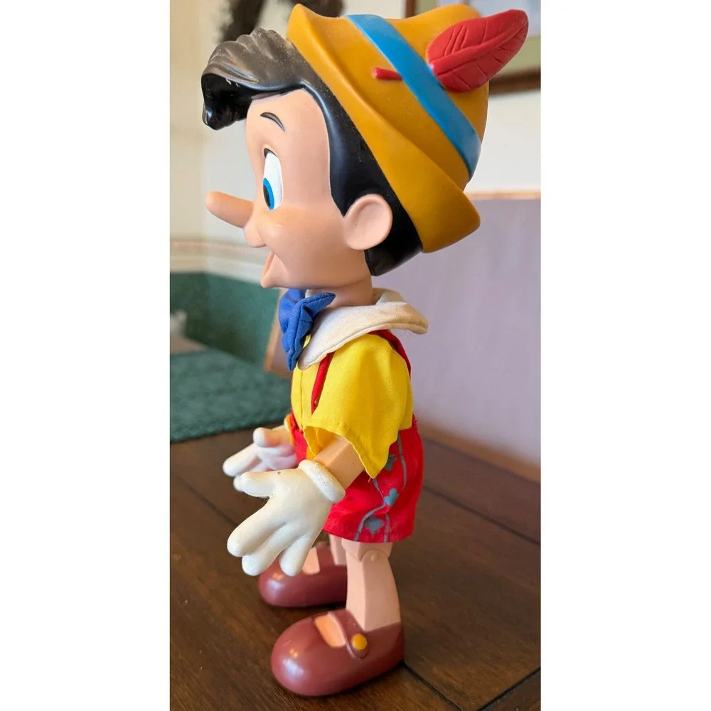 Vintage Disney Pinocchio Jointed Action Figure 9 Inch Vinyl Plastic Toy